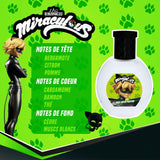 Fond vert avec des traces de pattes de chat. Flacon d'eau de toilette pour enfant garçon Miraculous Chat Noir. Senteur bergamote, citron, cèdre