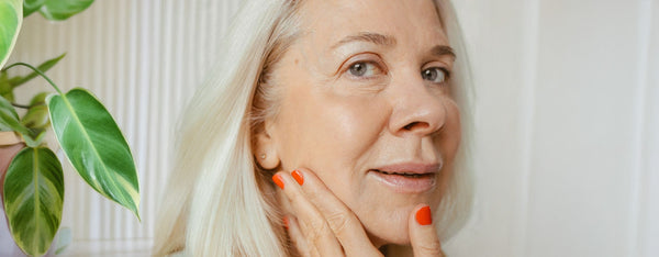 Les actifs anti-âge naturels à intégrer dans votre routine beauté