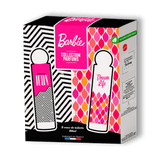 Sur fond transparent un coffret-cadeau parfum Barbie pour adulte contenant deux eaux de toilette Forever Icon et Dream Life