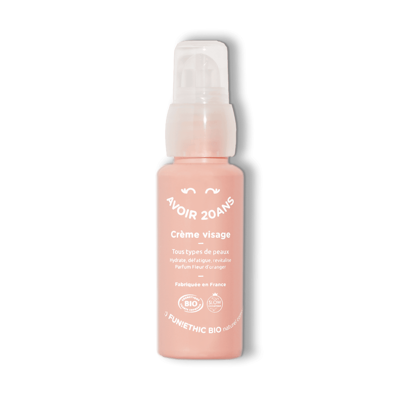 Pochon soins visage jeune femme
