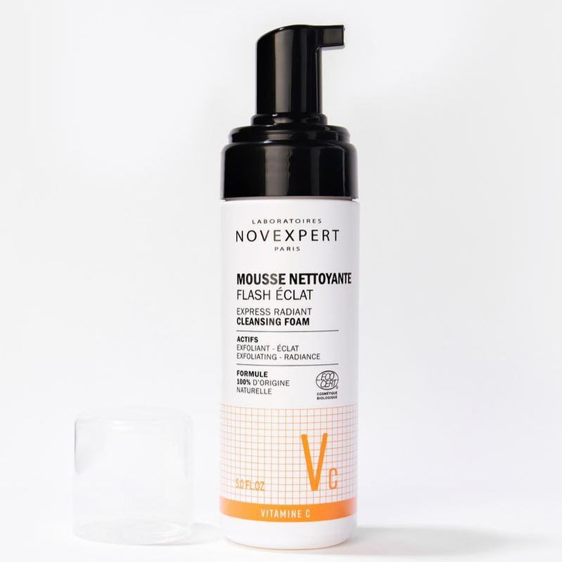 Mousse nettoyante booster d'éclat enrichie en vitamine C