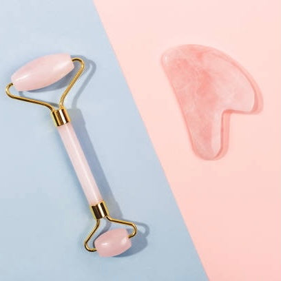 Roller visage et gua sha quartz rose