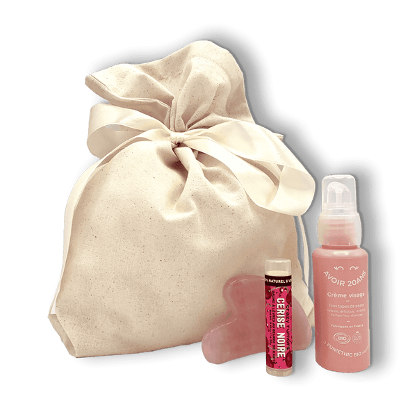 Pochon soins visage jeune femme