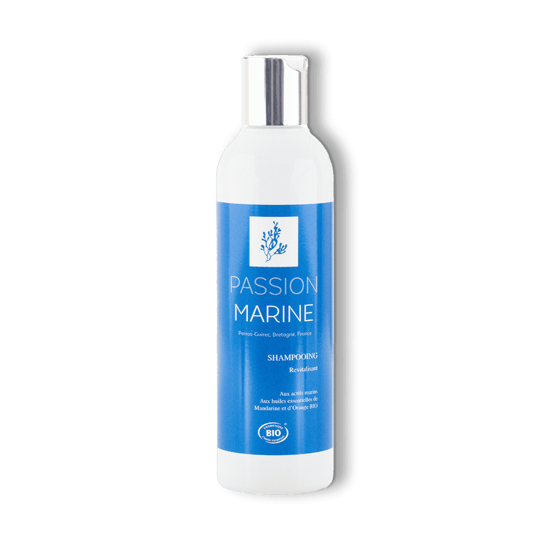 Flacon de shampoing revitalisant aux agrumes de la marque Passion Marine